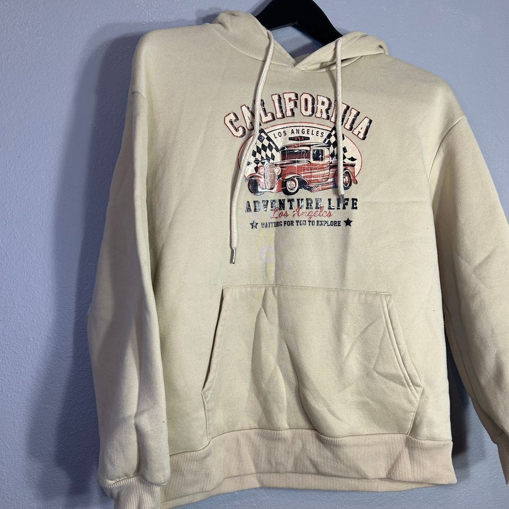 SHEIN California Adventure Life Los Angeles Vintage Car Graphic Hoodie Cream S - Picture 4 of 6